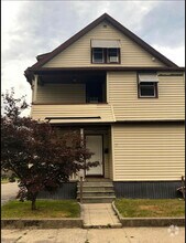 Building Photo - 32 Pleasant St