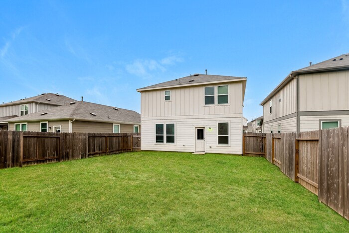 Building Photo - 5707 Finely Run St