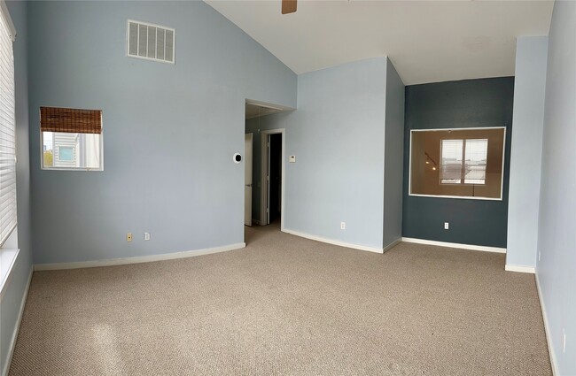 Building Photo - 3208 Yellowstone Park Dr