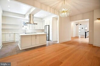 Building Photo - 1329 Connecticut Ave NW