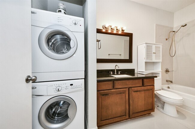 Building Photo - 2400 N Braeswood Blvd