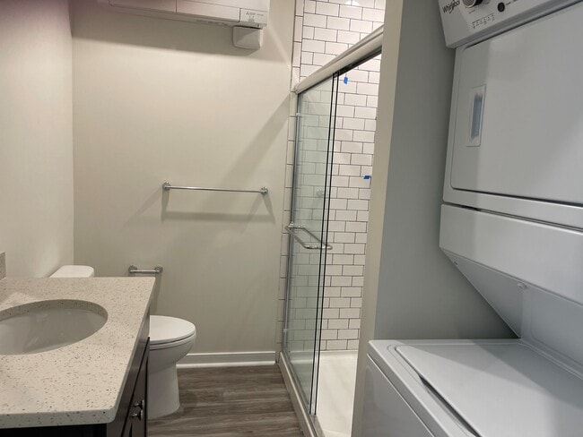 Building Photo - 41 Bridge St