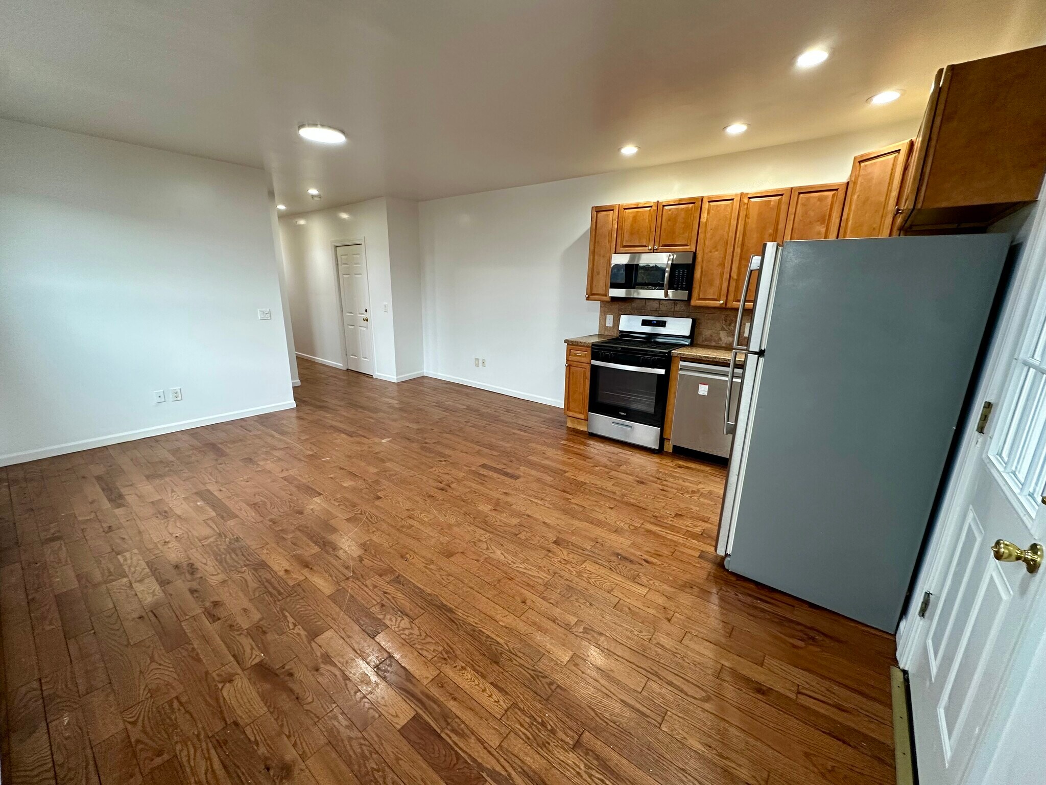 Building Photo - 37 Independence St