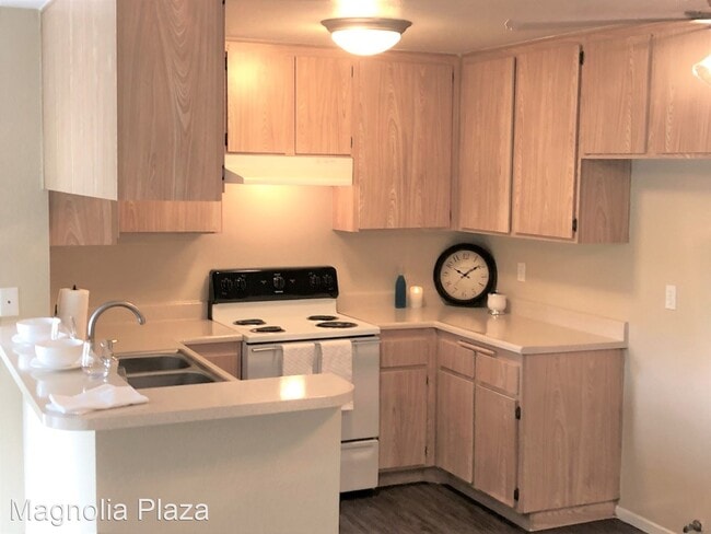 Primary Photo - 2560 W La Palma Ave