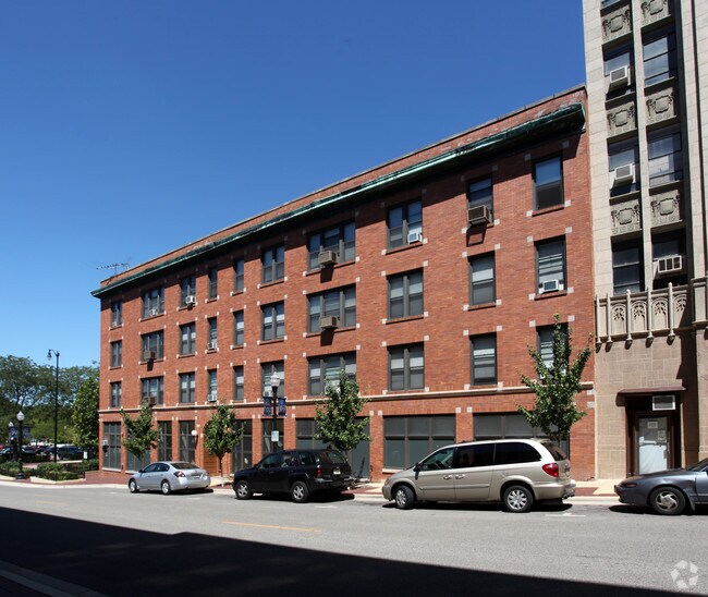 Building Photo - Center City Apartments