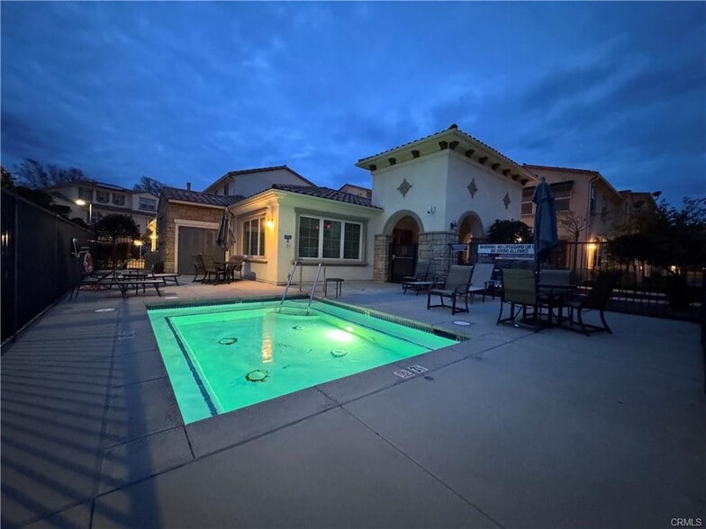 Building Photo - 401 Castiano St