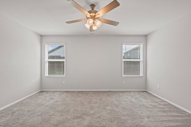 Building Photo - Craftsman in Cleburne