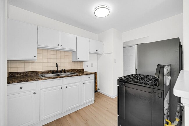 Building Photo - 3 Bedroom 1 Bathroom House for Rent!