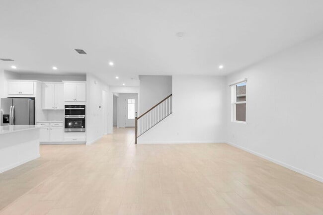 Building Photo - 13053 Pergola Ave