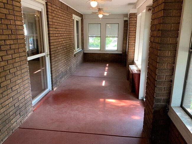 Building Photo - 48 Barton Ave