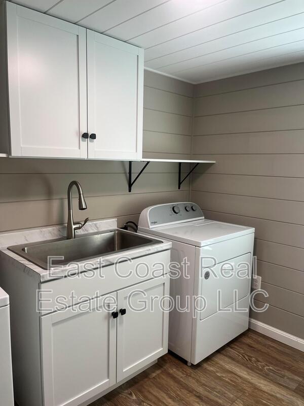 Building Photo - 18061 Crampton Ln