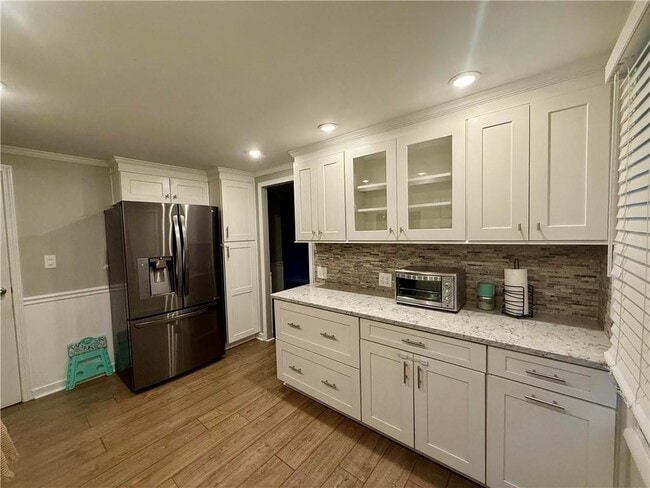 Building Photo - 9695 N Pond Cir