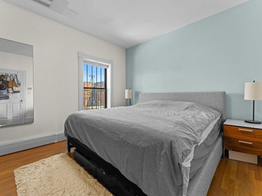 Building Photo - 433 Marlborough St