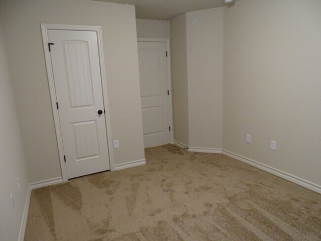 Building Photo - 6411 Luglio Ln