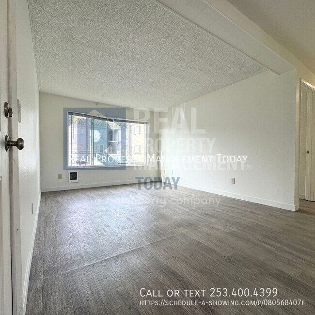 Building Photo - 14440 34th Ave S