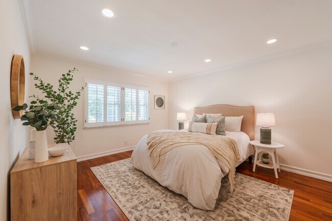 Building Photo - 426 Vía La Selva