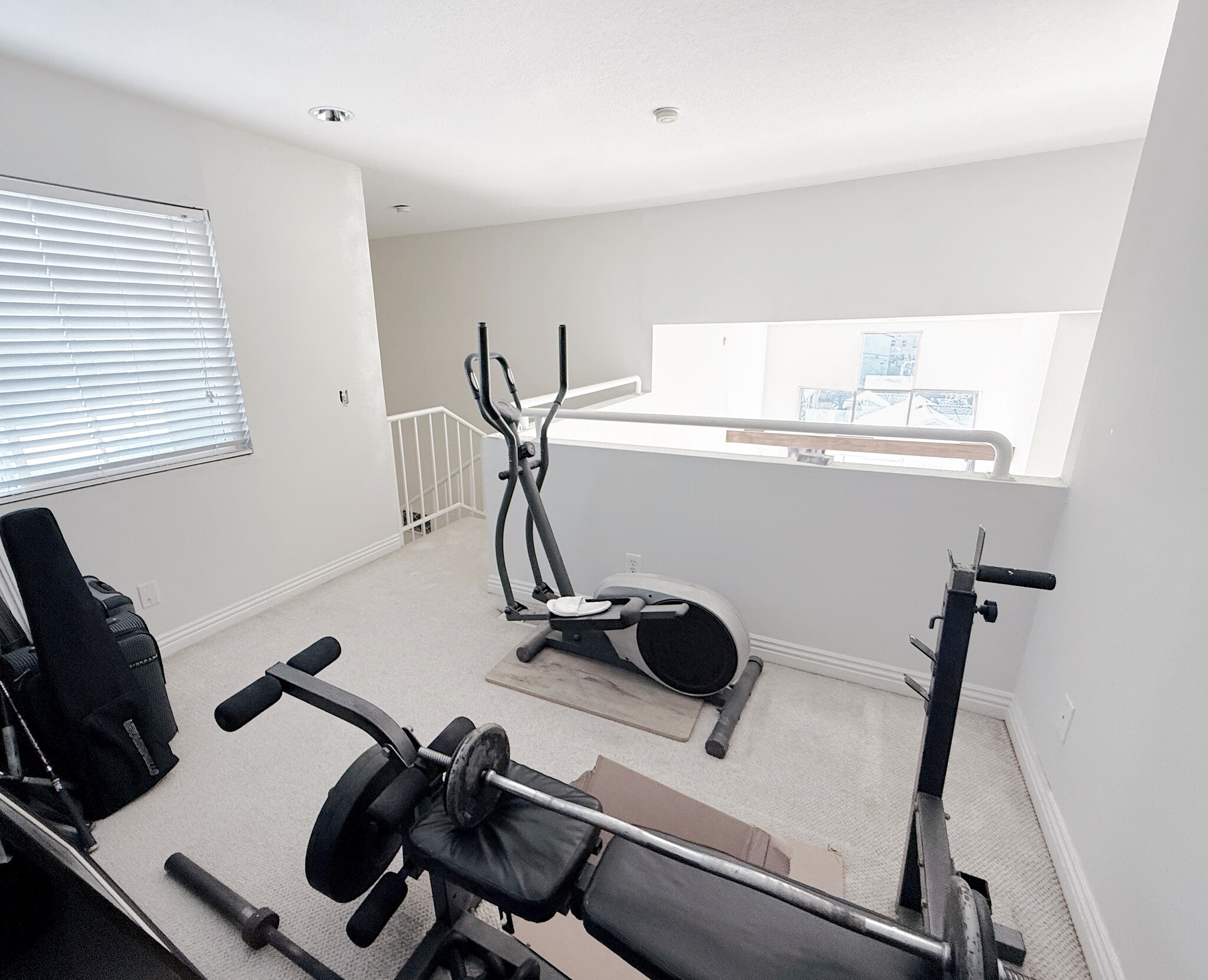 Building Photo - 5051 Rosewood Ave