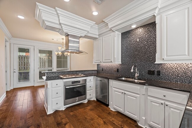 Building Photo - 17 Jeffrey Way