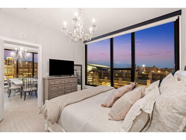 Building Photo - 740 Portland Ave