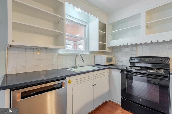 Building Photo - 871 Highland Ave