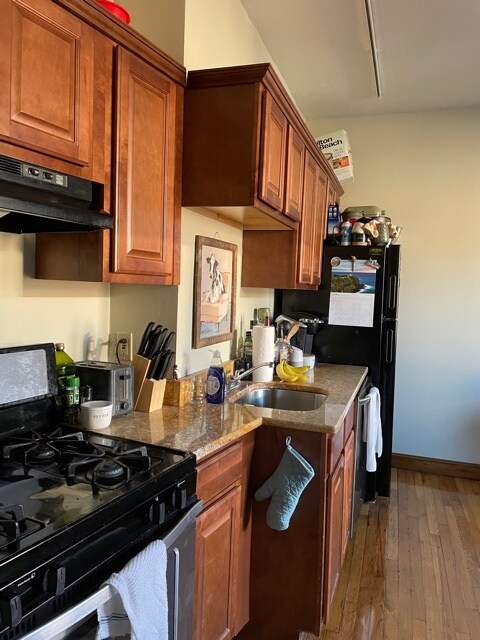 Building Photo - 219 Park Dr