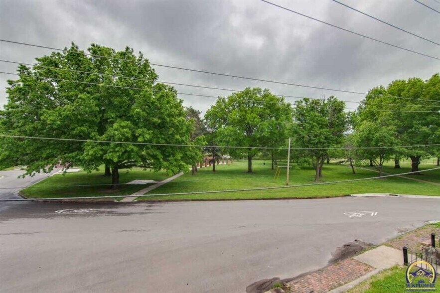 Building Photo - 1301 SW Clay St