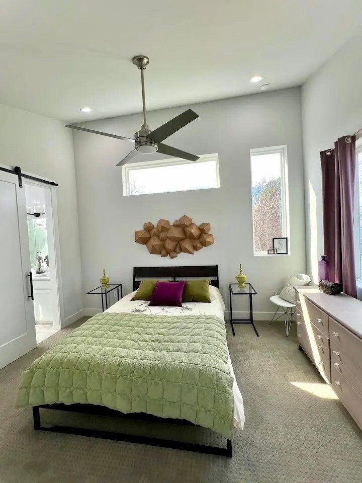 Building Photo - 6908-2 Carver Ave