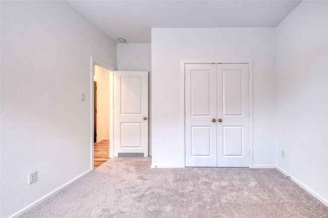 Building Photo - 5310 Still Mdw Ln
