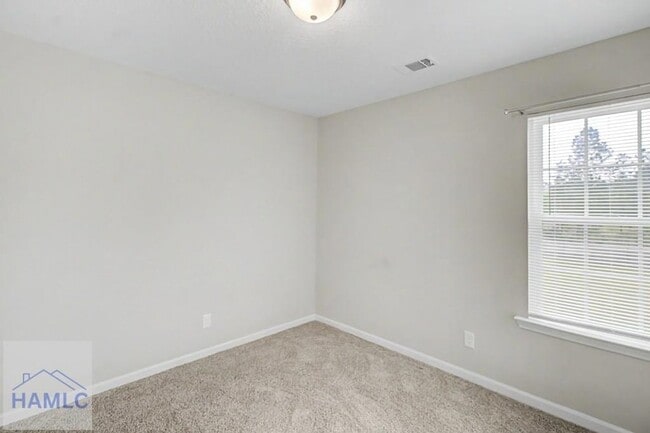 Building Photo - 18 Sunflower Cir NE