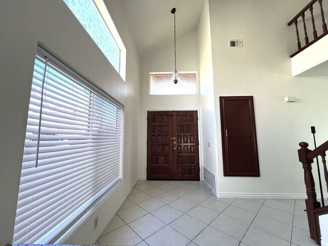 Building Photo - Spacious 4-Bedroom Home with Large Backyard in Moreno Valley