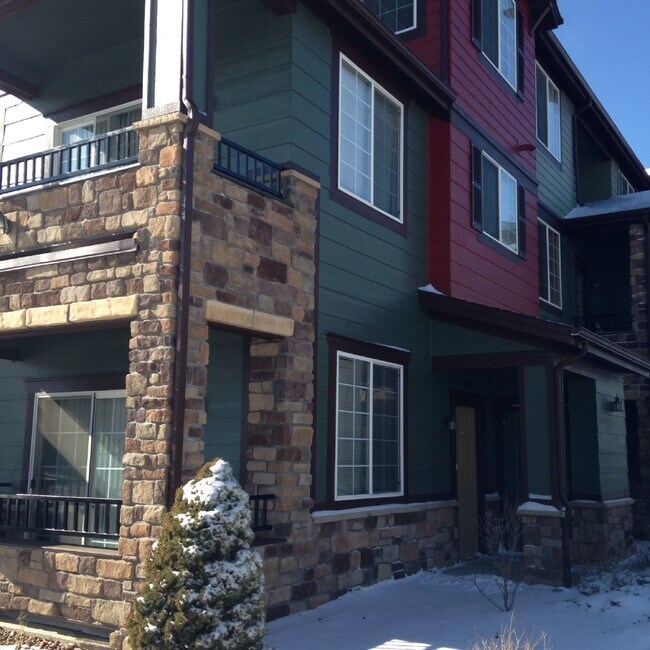 Building Photo - Beautiful 2BR/2BA Condo in Parkfield Lake!...