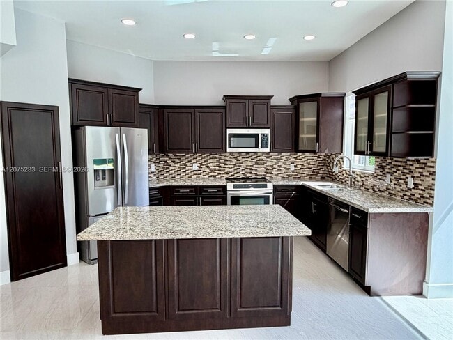Building Photo - 5600 SW 199th Ave