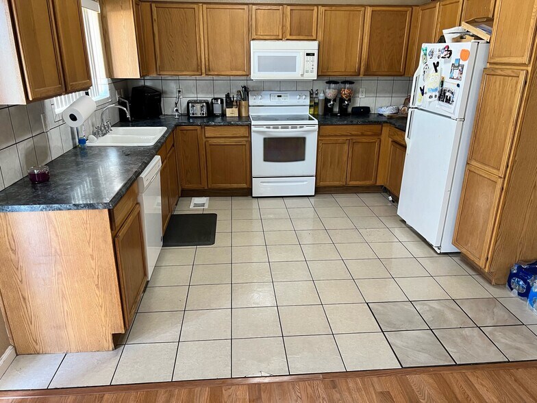 Building Photo - 5838 E Badlands Ln