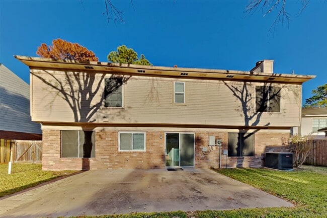 Building Photo - 7611 Round Grove Ln