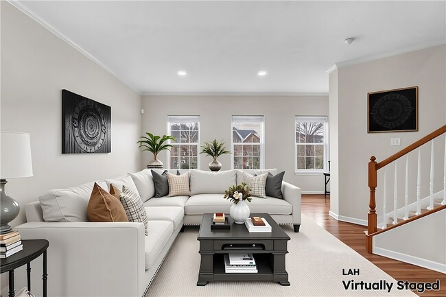 Building Photo - 704 Park Plaza E