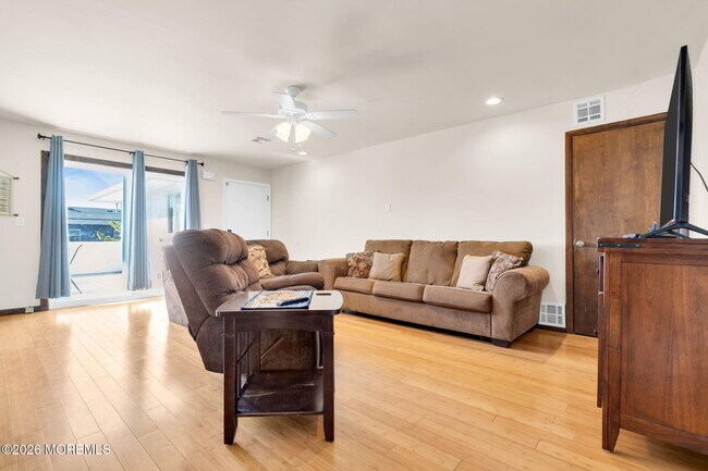 Building Photo - 65 Grand Central Ave