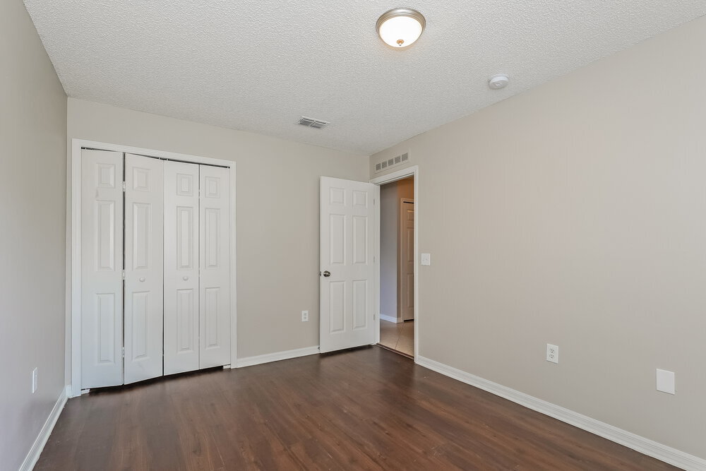 Building Photo - 225 Cranbrook Dr