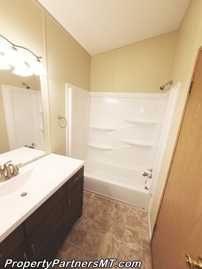 Building Photo - *** Remodeled *** 3 Bed 2 Bath Modular house
