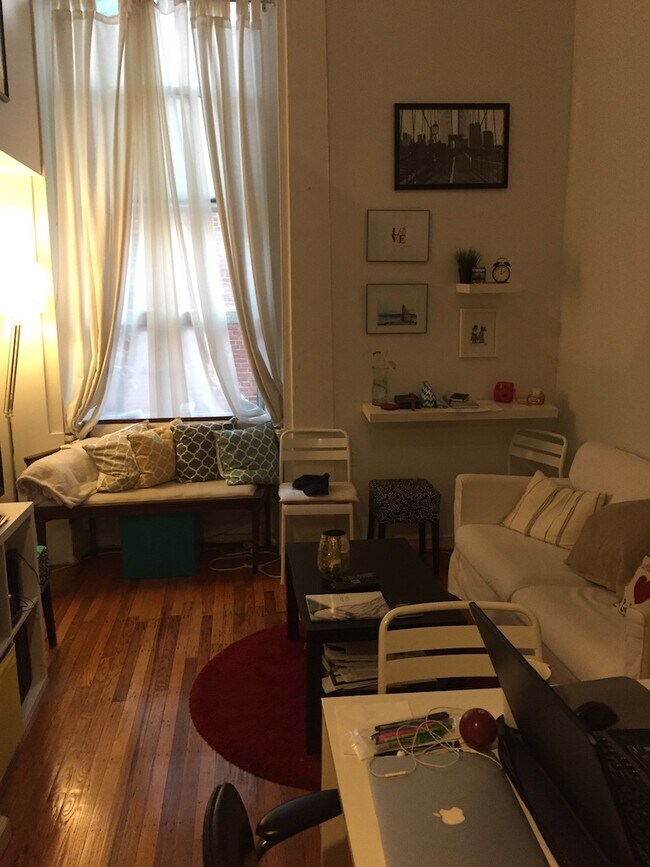 Building Photo - 1114 Spruce St