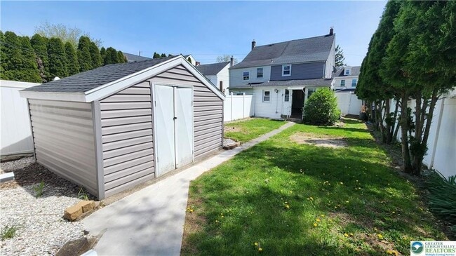 Building Photo - 324 Walnut St