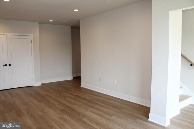 Building Photo - 205 Manion Aly
