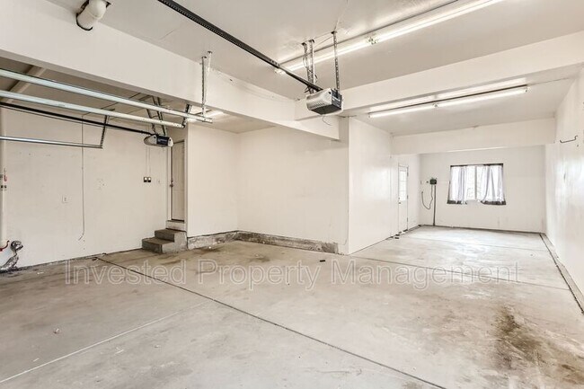 Building Photo - 2471 S Ivanhoe Pl