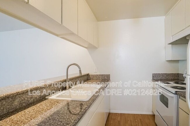 Building Photo - 8745 Delgany Ave