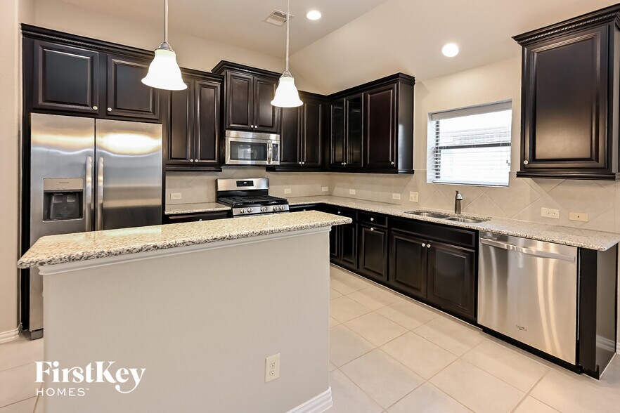 Building Photo - 21131 Bastide Ln