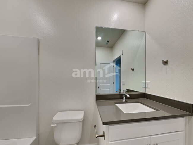 Building Photo - 3985 Ryedale Wy