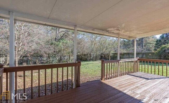 Building Photo - 126 Northeast Dr