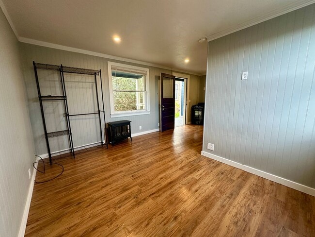 Building Photo - Temple Units