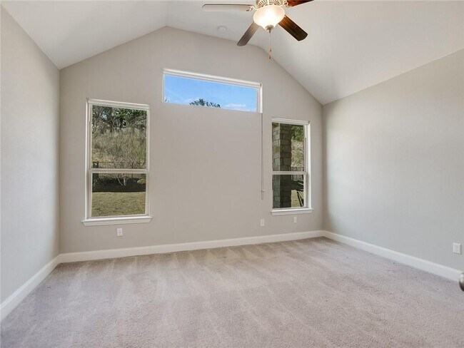 Building Photo - 305 Maxwell Way
