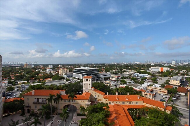 Building Photo - 888 Douglas Rd