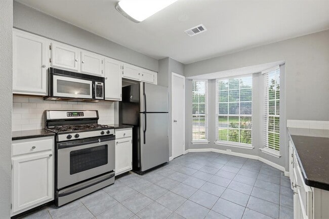Building Photo - 6300 Evangeline Trail
